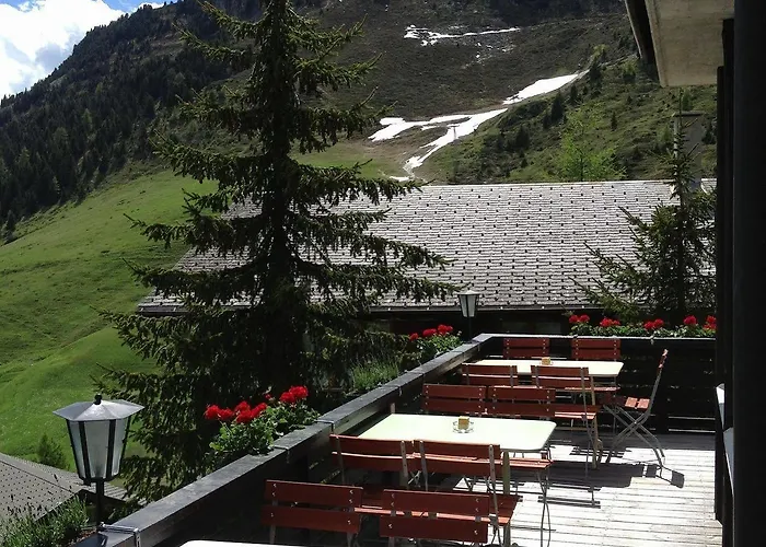 Berghaus Toni Hotel 2*